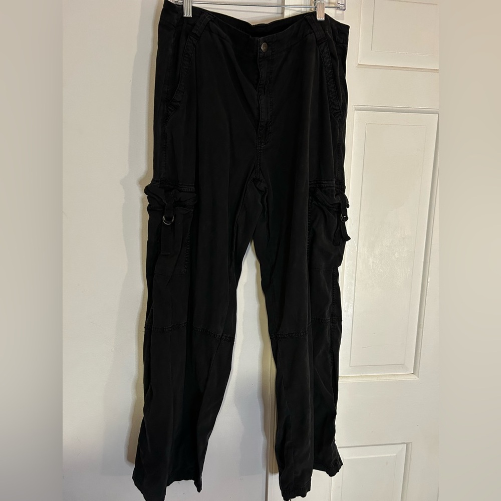 AE Dreamy Drape Stretch Cargo Super High-Waisted Baggy Wide-Leg Pant